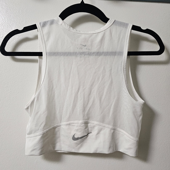 Mesh Nike Tank Top - Picture 4 of 6